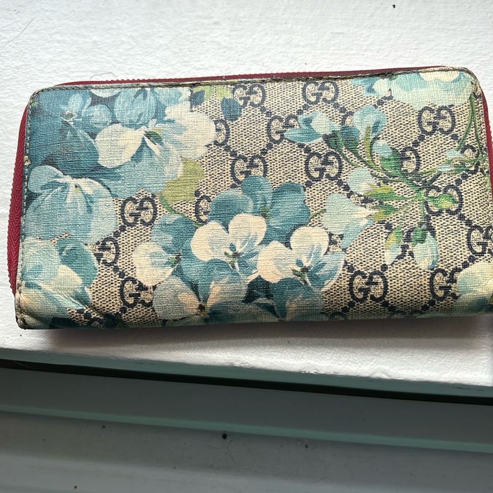 GUCCI BLOOMS